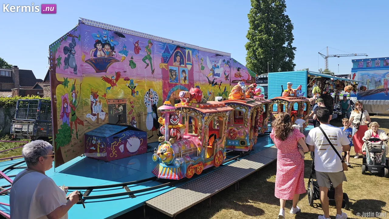 Kermis Lutlommel Belgie 2025
