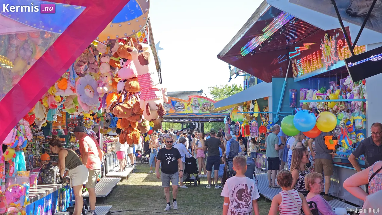 Kermis Lutlommel Belgie 2025