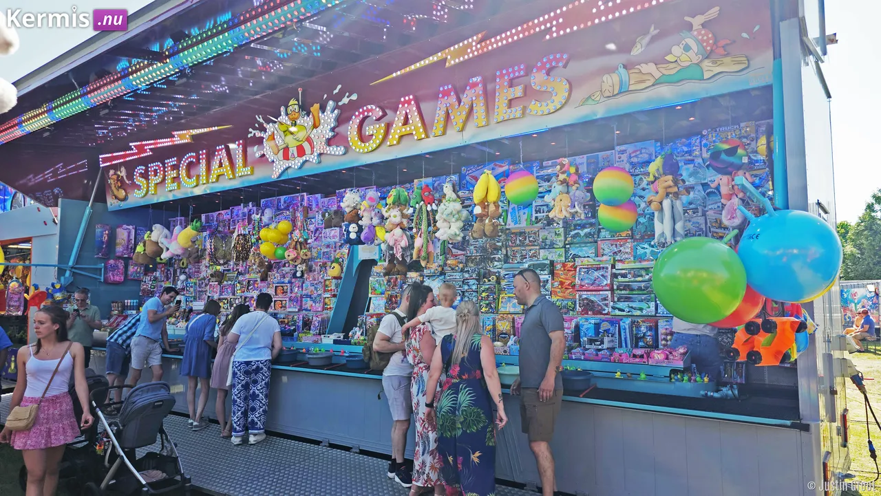Kermis Lutlommel Belgie 2025