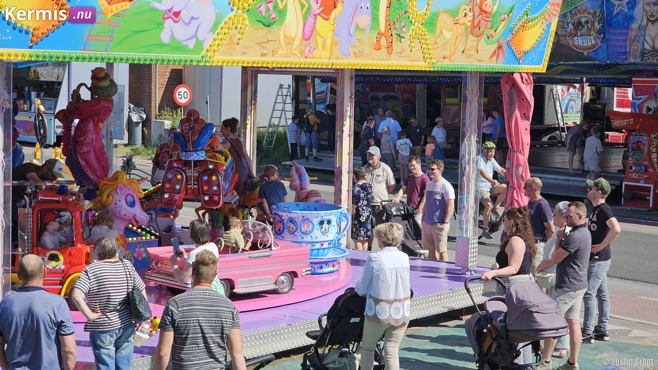 Kermis Lutlommel Belgie 2025