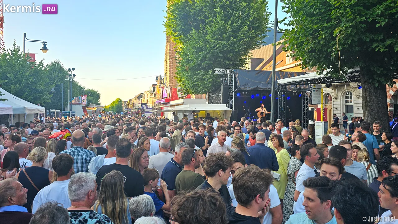 Heilig Bloed Kermis Hoogstraten Belgie 2025