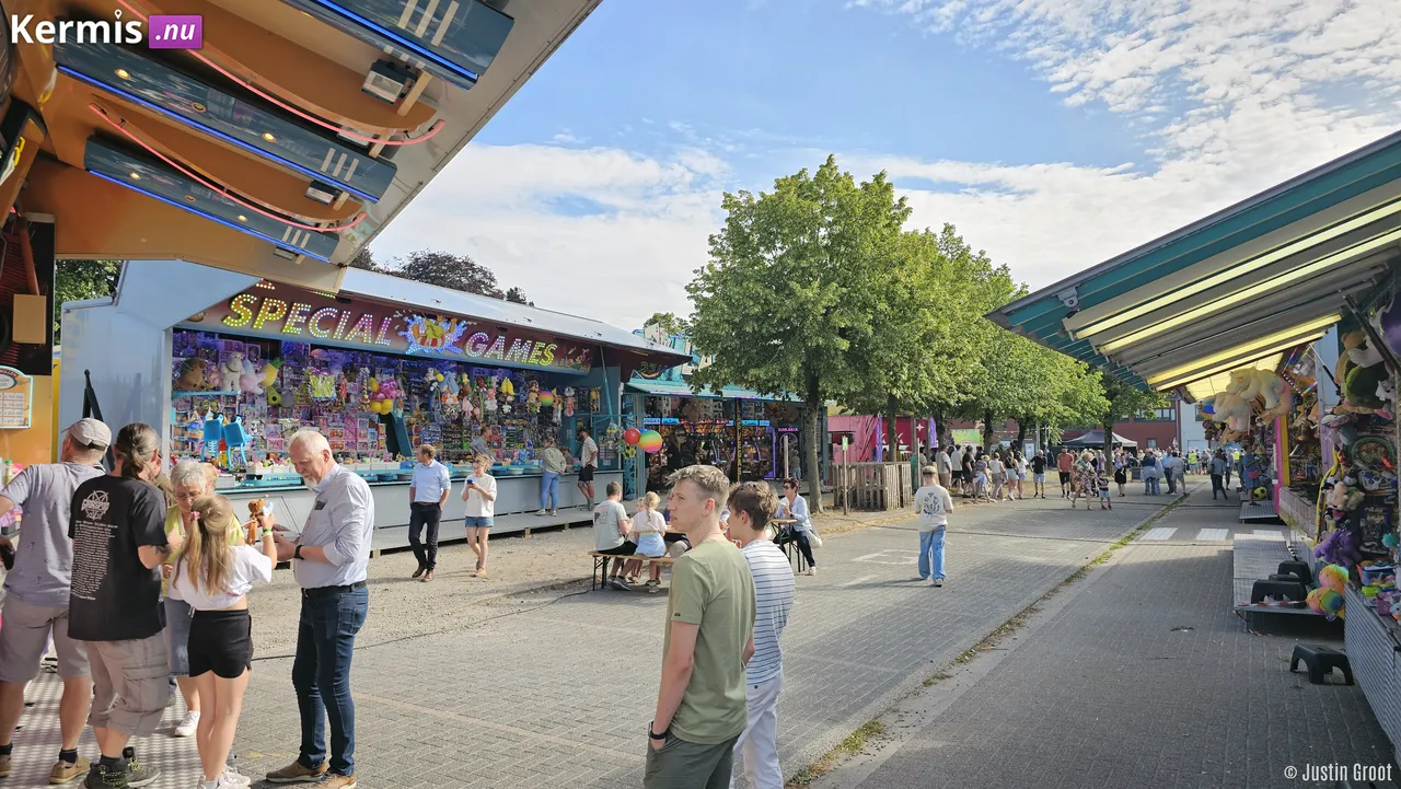 Kermis Lommel Kerkhoven Belgie 2025